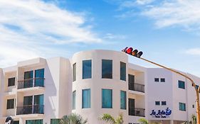 La Lola Hotel&Suites